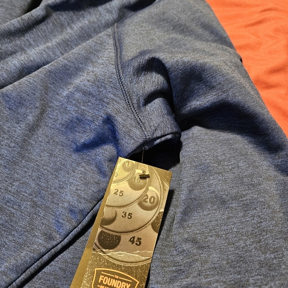 Sweatshirt - Picture 2 of 4